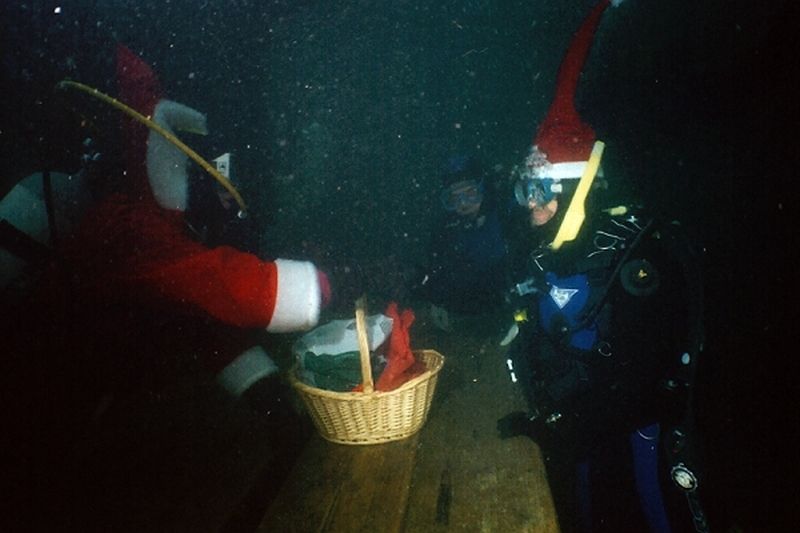 Weihnachtsmann mit seinen G�sten