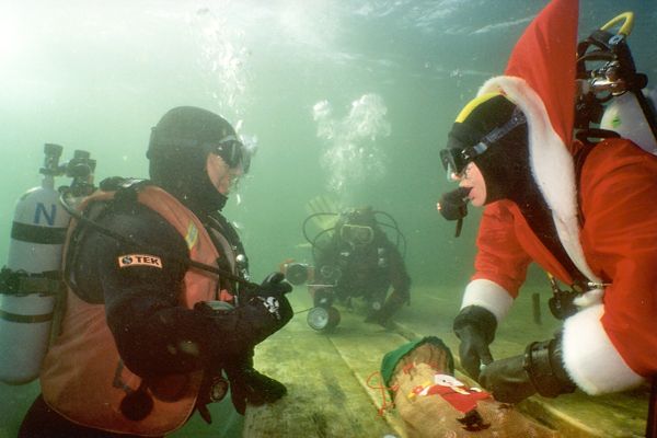 Weihnachtsmann mit Gast