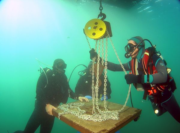 Grundgewicht f�r eine Boje am Flaschenzug