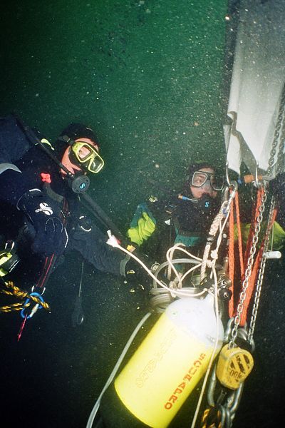 mit schwerer Technik zur Baustelle