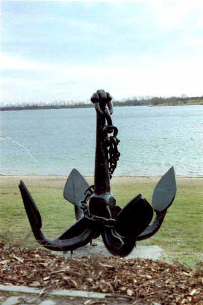 Anker vor der Tauchbasis