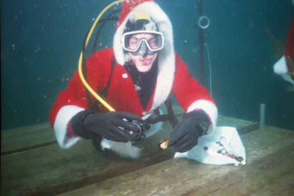 Der Weihnachtsmann �bt das Singen