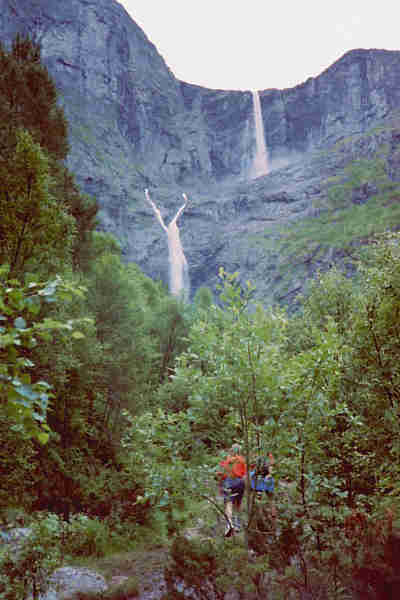 Wanderung zum Wasserfall