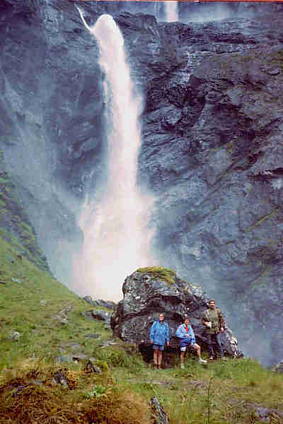 Wanderung zum Wasserfall