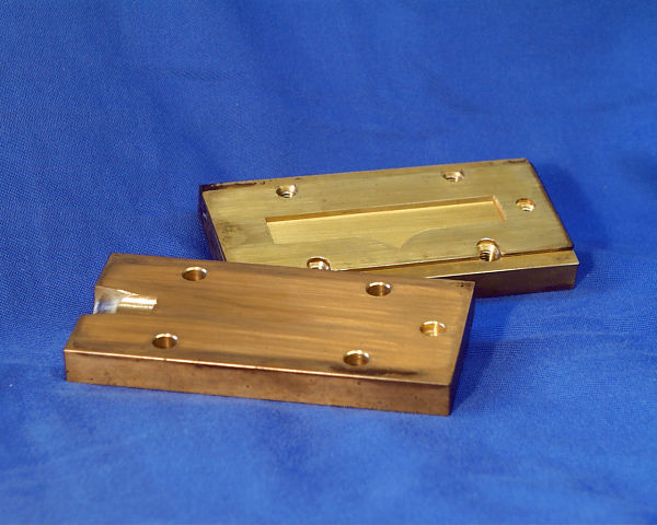 Halteblech-Gie�form